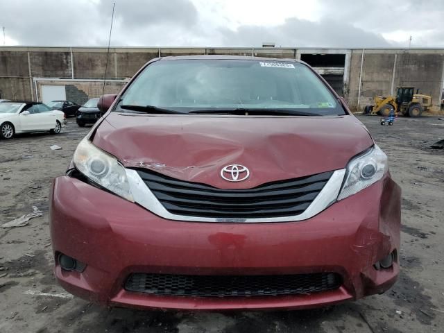 2013 Toyota Sienna LE