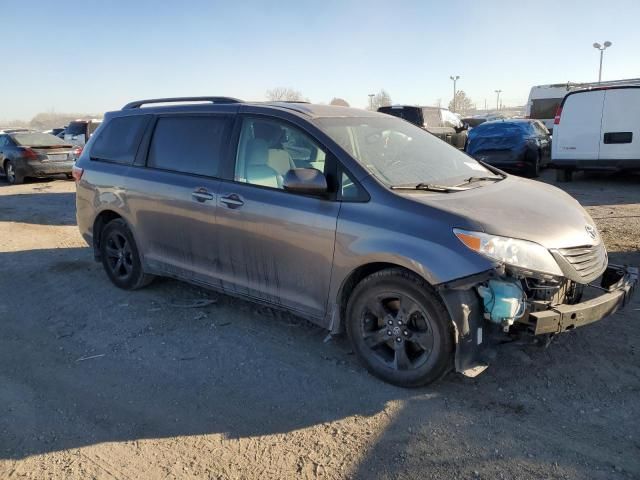 2017 Toyota Sienna LE