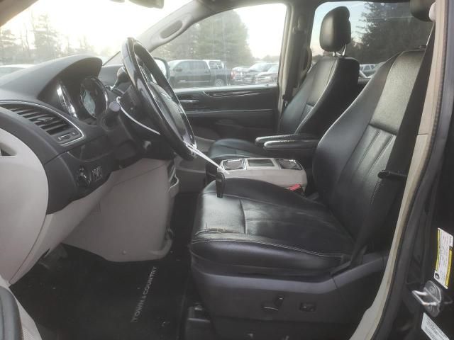 2013 Chrysler Town & Country Touring