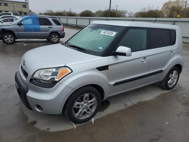 2011 KIA Soul +