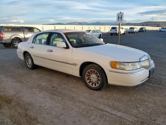 2000 Lincoln Town Car Signature