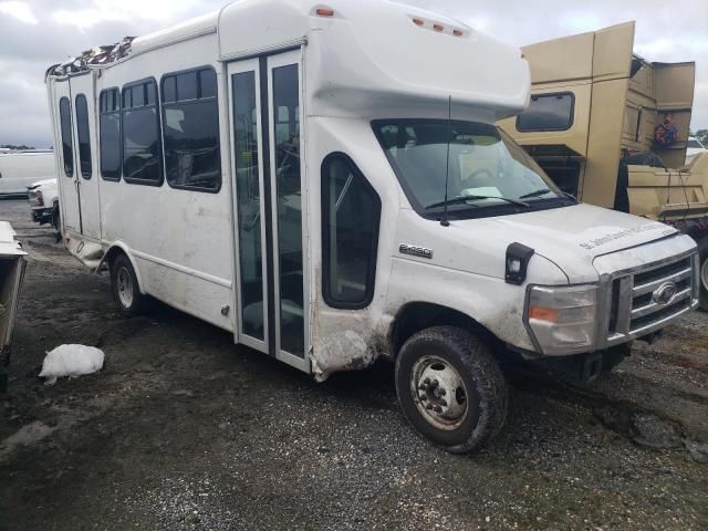 2023 Ford Econoline E450 Super Duty Cutaway Van