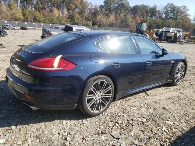 2016 Porsche Panamera 2