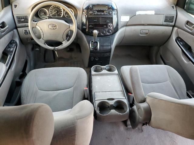 2004 Toyota Sienna CE