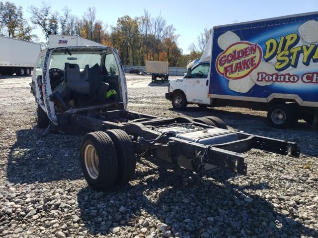 2023 Ford Econoline E450 Super Duty Cutaway Van