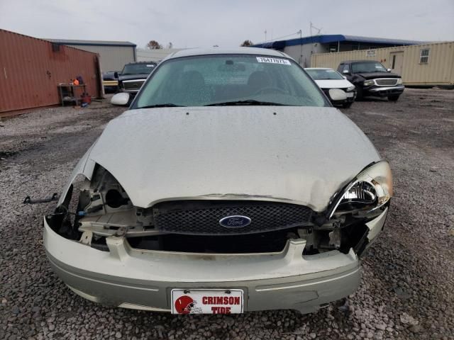 2004 Ford Taurus SE