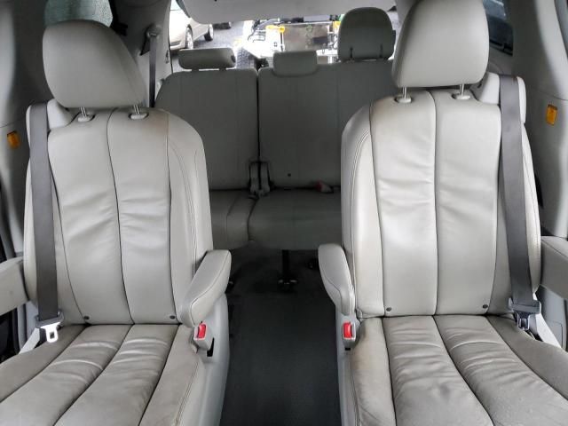 2013 Toyota Sienna XLE