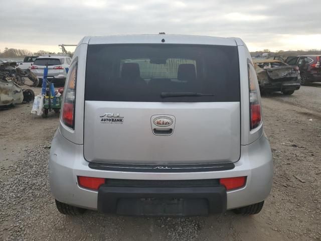 2010 KIA Soul +