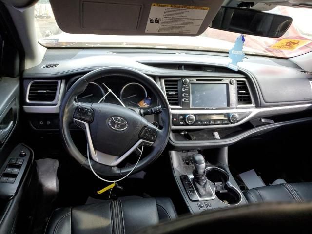 2017 Toyota Highlander SE