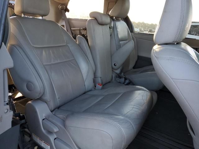 2016 Toyota Sienna XLE