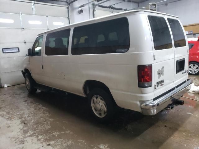 2013 Ford Econoline E350 Super Duty Wagon