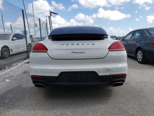 2016 Porsche Panamera 2