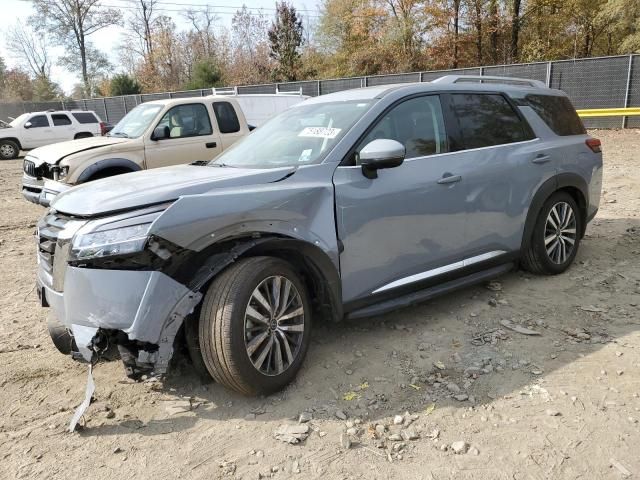 2022 Nissan Pathfinder Platinum