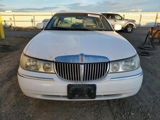 2000 Lincoln Town Car Signature