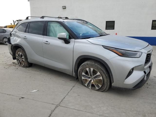 2022 Toyota Highlander XLE