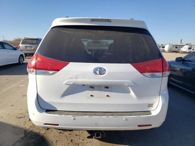 2013 Toyota Sienna XLE