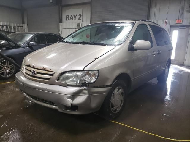 2003 Toyota Sienna LE