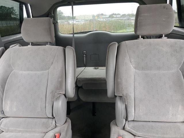 2004 Toyota Sienna XLE