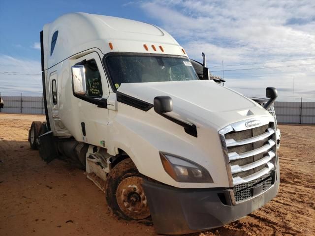 2019 Freightliner Cascadia 126