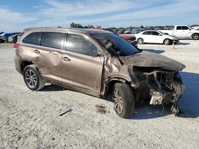 2019 Toyota Highlander SE