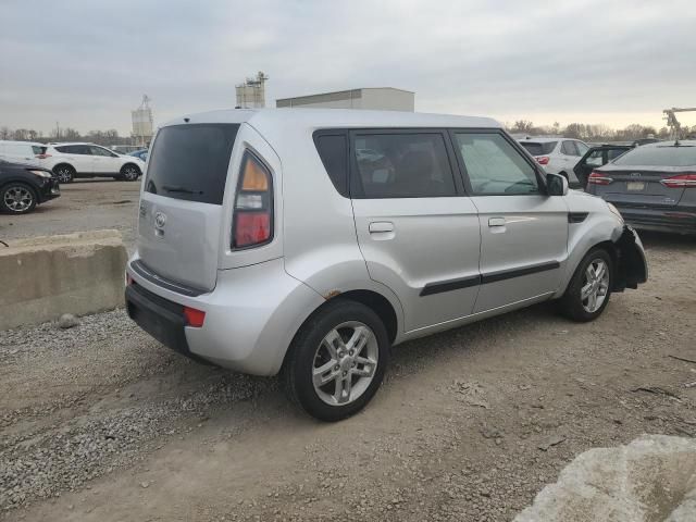 2010 KIA Soul +