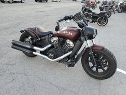 Compre motos salvage a la venta ahora en subasta: 2021 Indian Motorcycle Co. Scout Bobber ABS