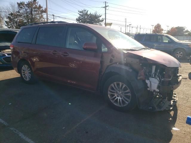 2013 Toyota Sienna XLE