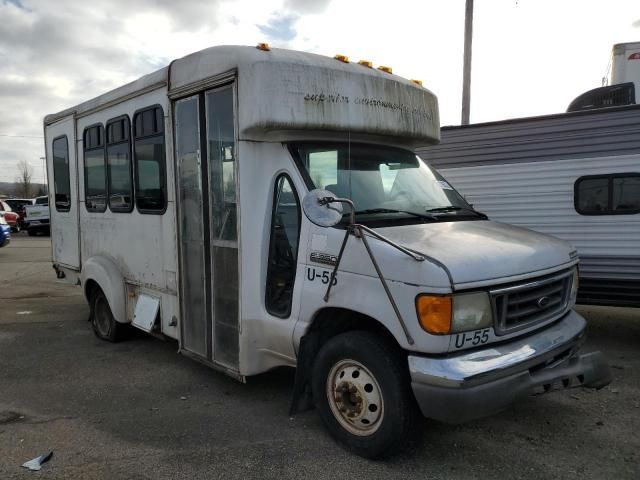 2006 Ford Econoline E350 Super Duty Cutaway Van