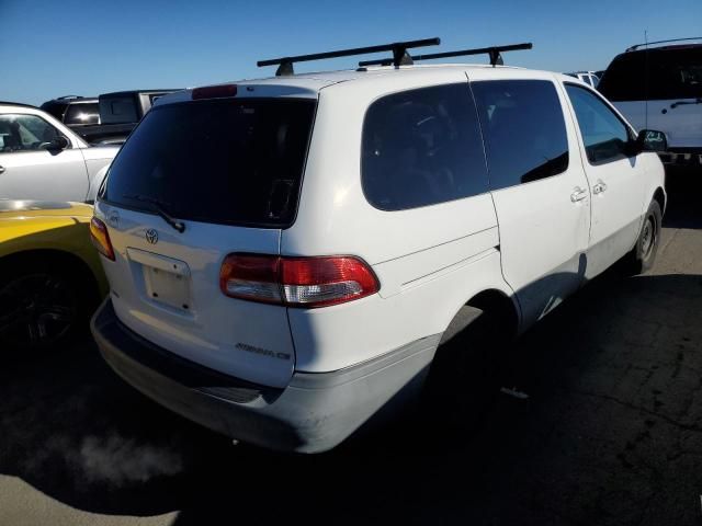 2001 Toyota Sienna CE