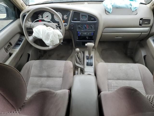 2004 Nissan Pathfinder LE