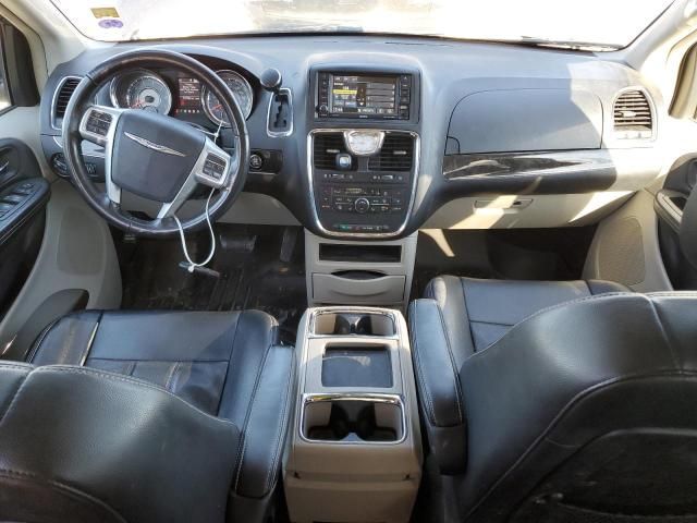 2013 Chrysler Town & Country Touring L