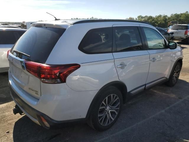 2016 Mitsubishi Outlander SE