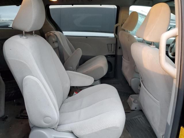 2012 Toyota Sienna LE