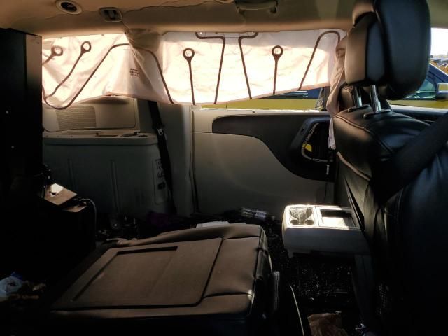 2011 Chrysler Town & Country Touring L