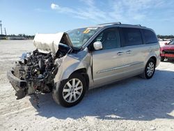 Chrysler Town & Country Touring l Vehiculos salvage en venta: 2012 Chrysler Town & Country Touring L