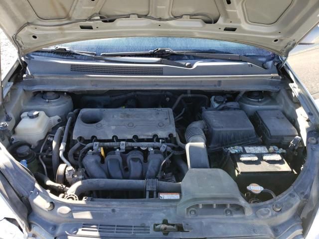 2009 KIA Rondo Base