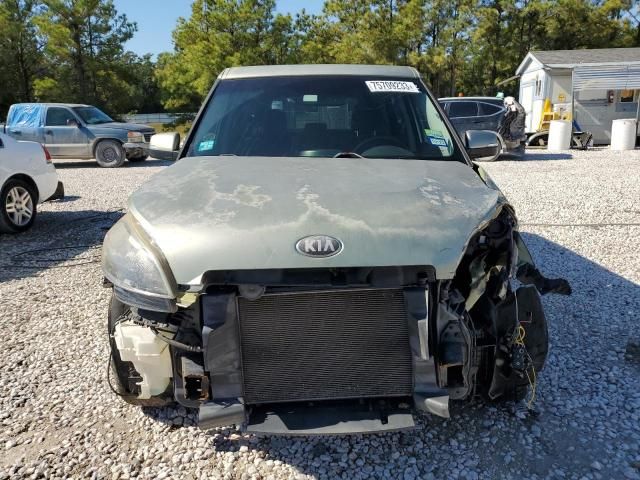 2013 KIA Soul +