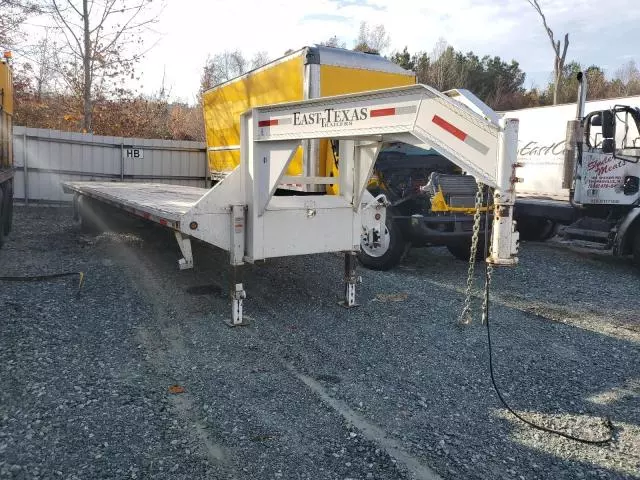 2023 East Manufacturing Trailer