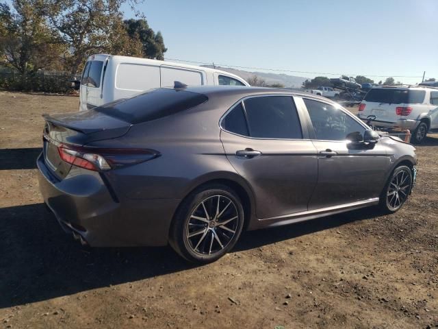 2022 Toyota Camry SE