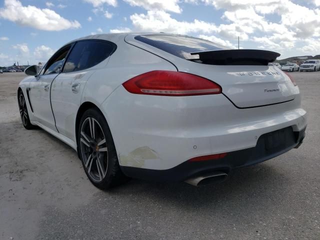 2016 Porsche Panamera 2