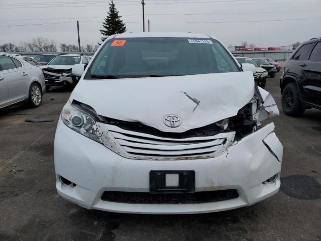 2015 Toyota Sienna LE