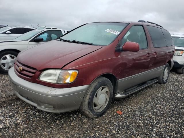 2002 Toyota Sienna LE