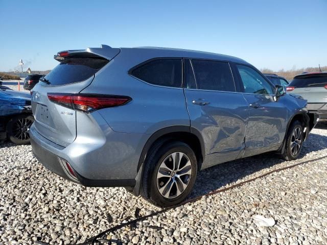 2022 Toyota Highlander Hybrid XLE