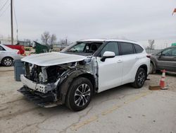 Salvage cars for sale at Pekin, IL auction: 2022 Toyota Highlander XLE