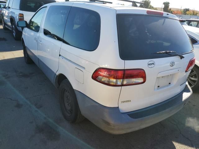 2001 Toyota Sienna CE