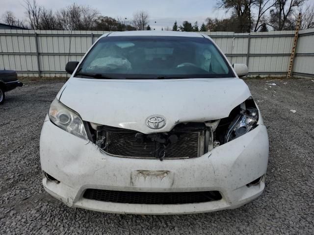 2012 Toyota Sienna LE