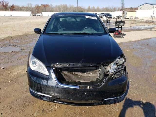 2013 Chrysler 200 Touring