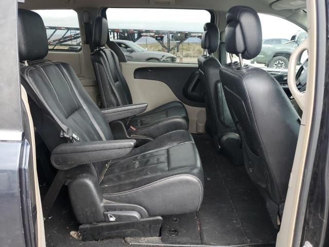 2014 Chrysler Town & Country Touring