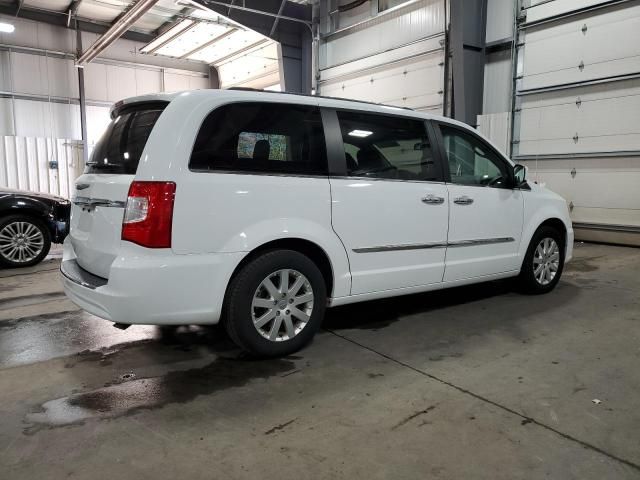 2015 Chrysler Town & Country Touring