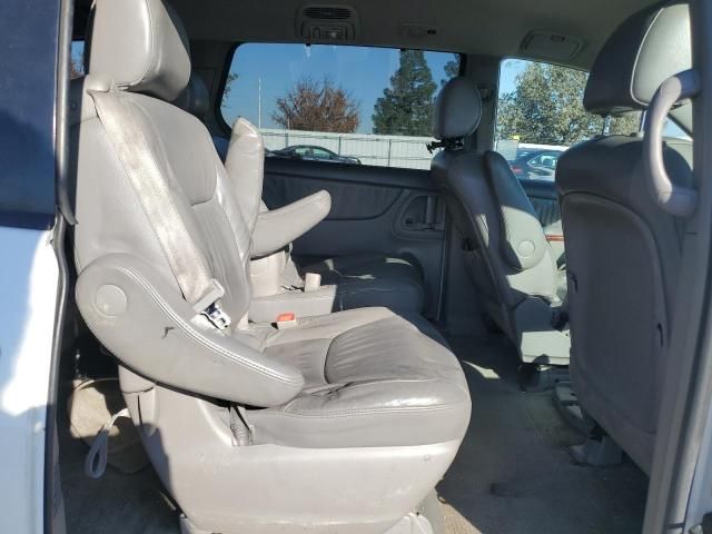 2005 Toyota Sienna XLE